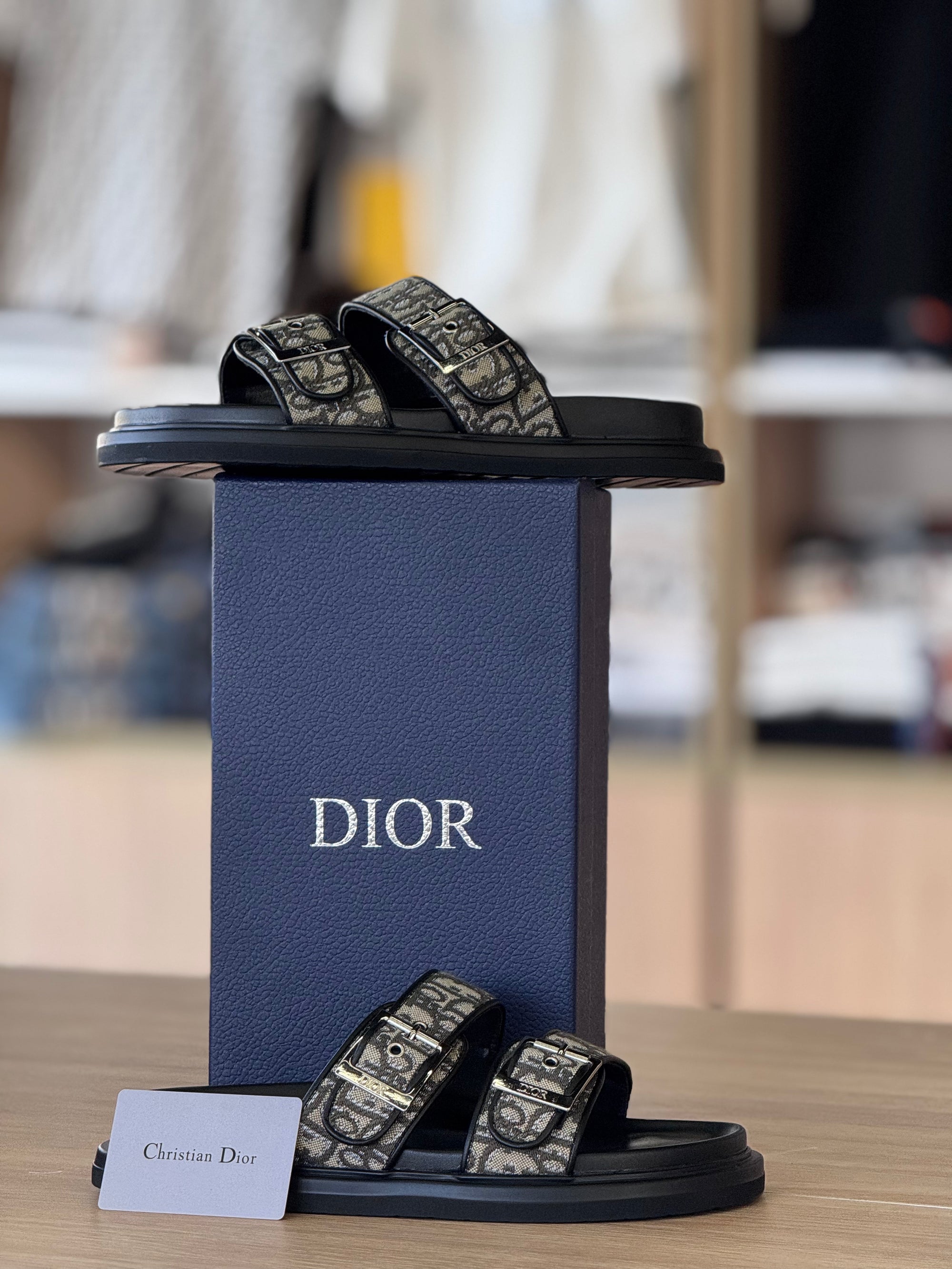 Dior